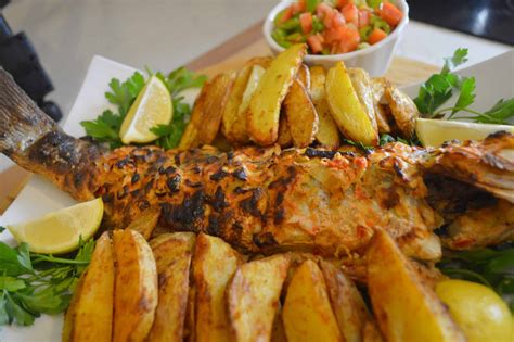  Le Poisson Grillé au Sel: Savoureux et Croustillant, une Découverte Gastronomique Inoubliable?