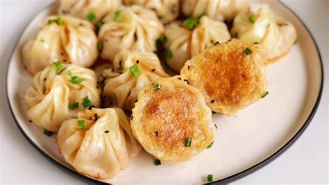  Les Shengjian Bao : Un Délice Croustillant à l'Extérieur et Fondant à L'Intérieur !